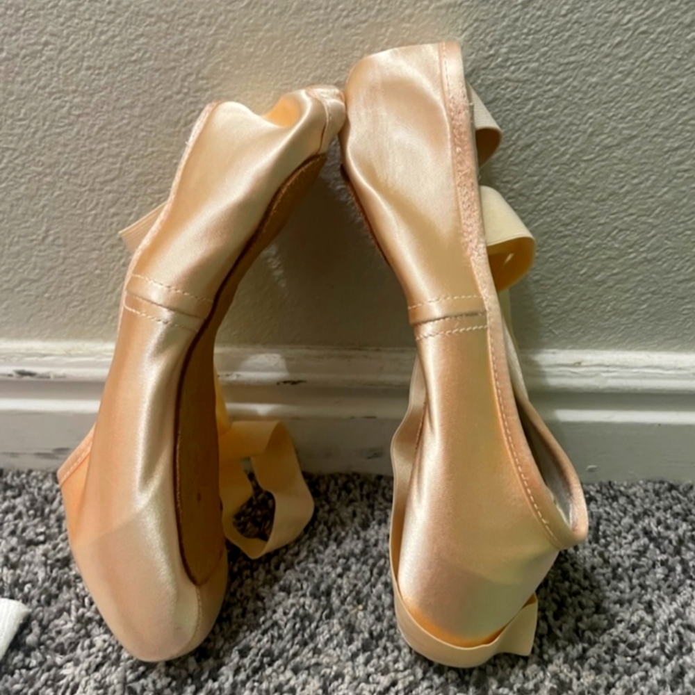 Gaynor Minden size 8 Med 4 Box Supple SV SLEEK